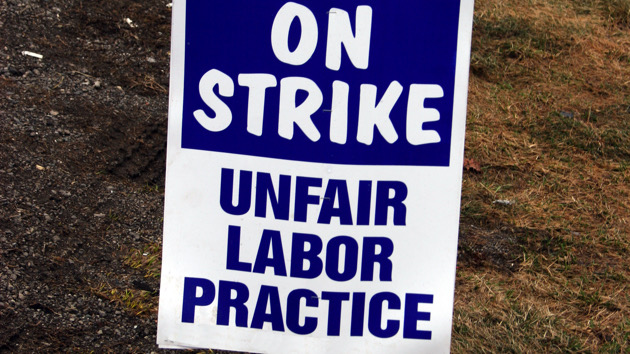gettyrf_120622_laborstrike