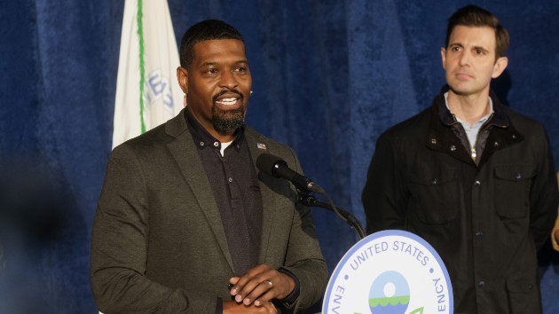 getty_22223_michaelreganepa108522