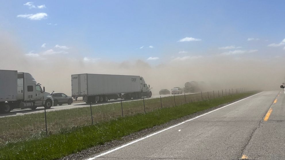 twitter_duststorm_05012355230