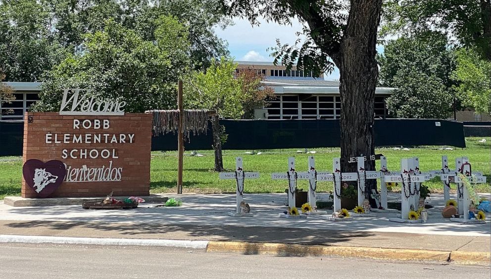 abcnews_robbelementary_051823325904