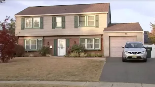 news_homeinvasion_110124619256