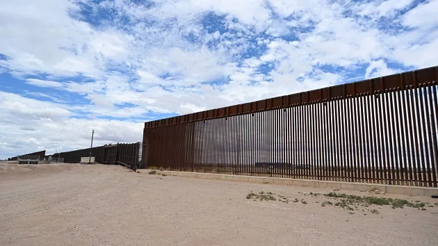 g_borderwall_112024350438