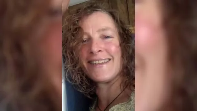 news_hiker_112624649671