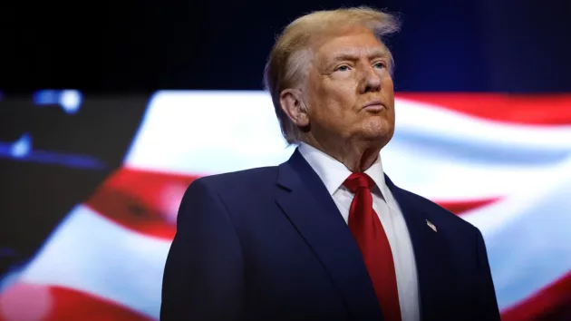 news_donaldtrump_1325607838