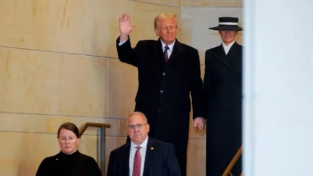 getty_trumpwaves20974