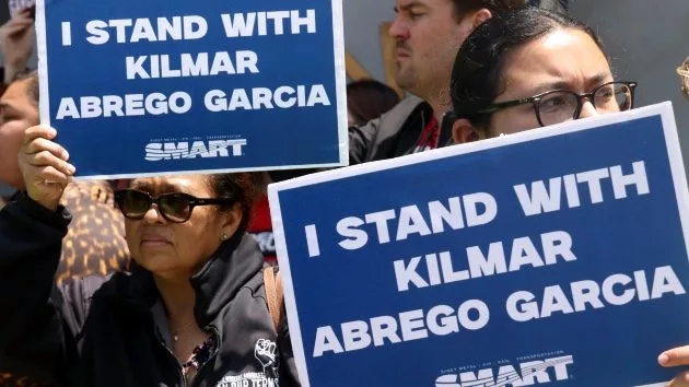 getty_kilmarabregogarciasigns_070725769081