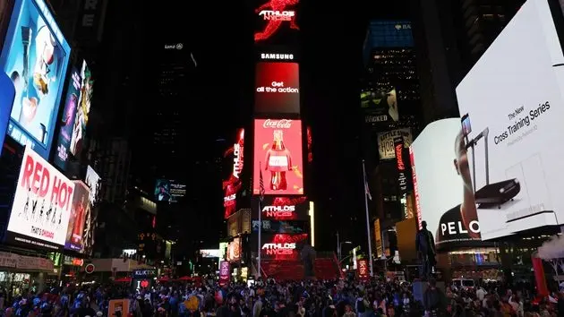 g_timessquare_042226180673