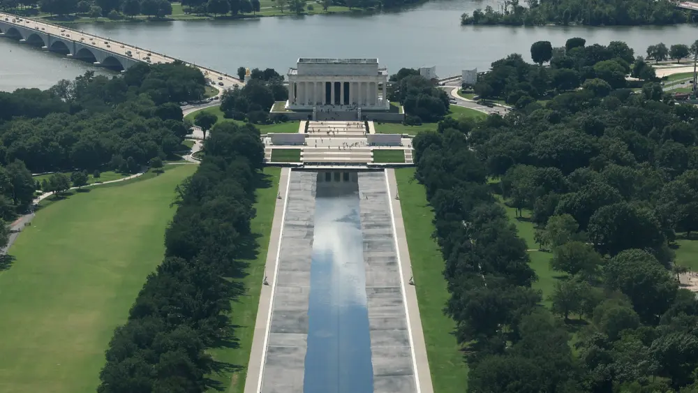 getty_reflectingpool_080726437724