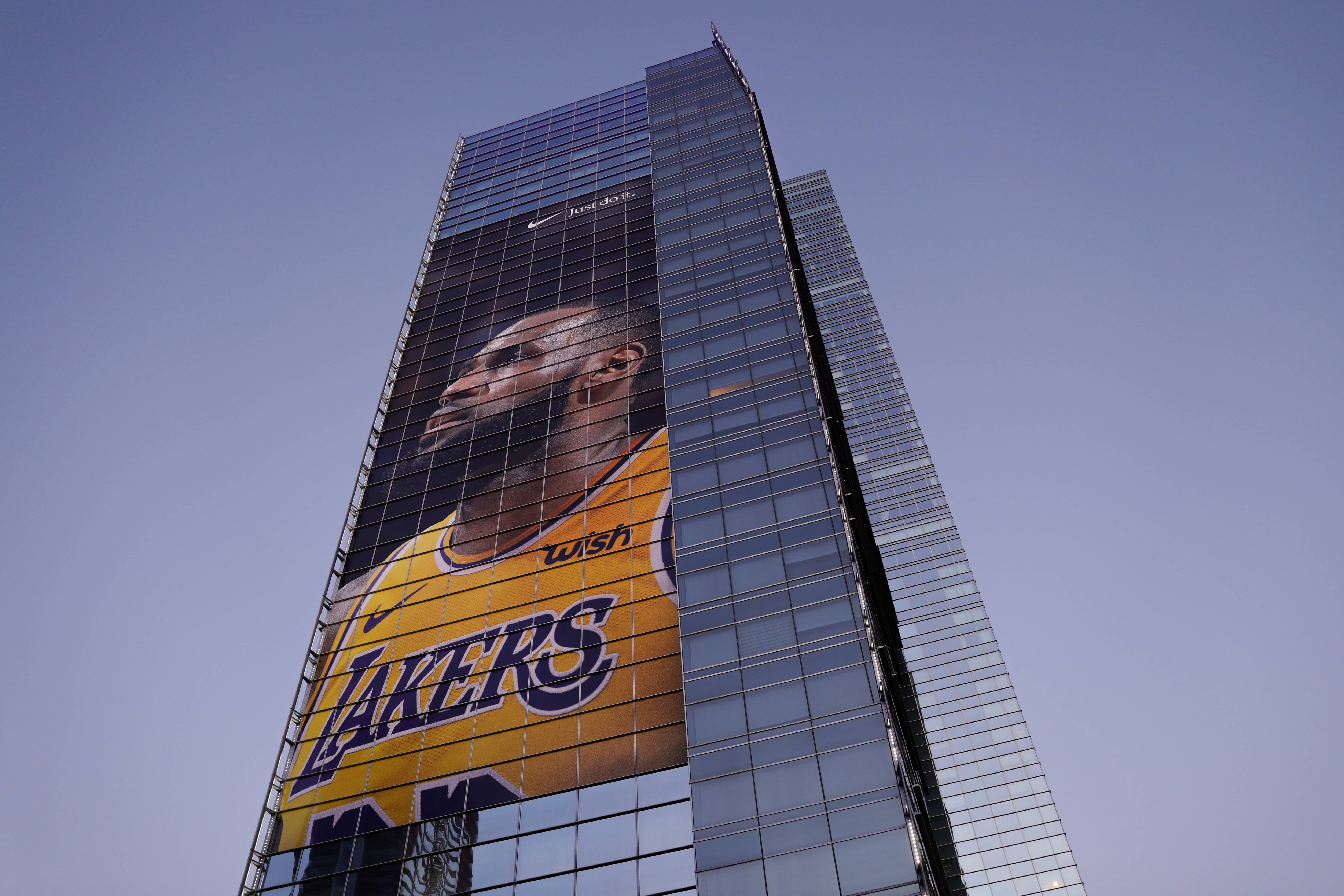 advertising-displays-of-nba-basketball-star-lebron-james-in-downtown-los-angeles