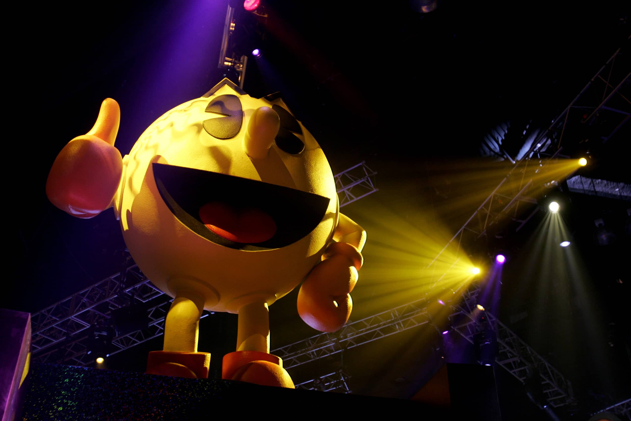 pac-man-adorns-namco-display-at-the-e3-expo-in-los-angeles