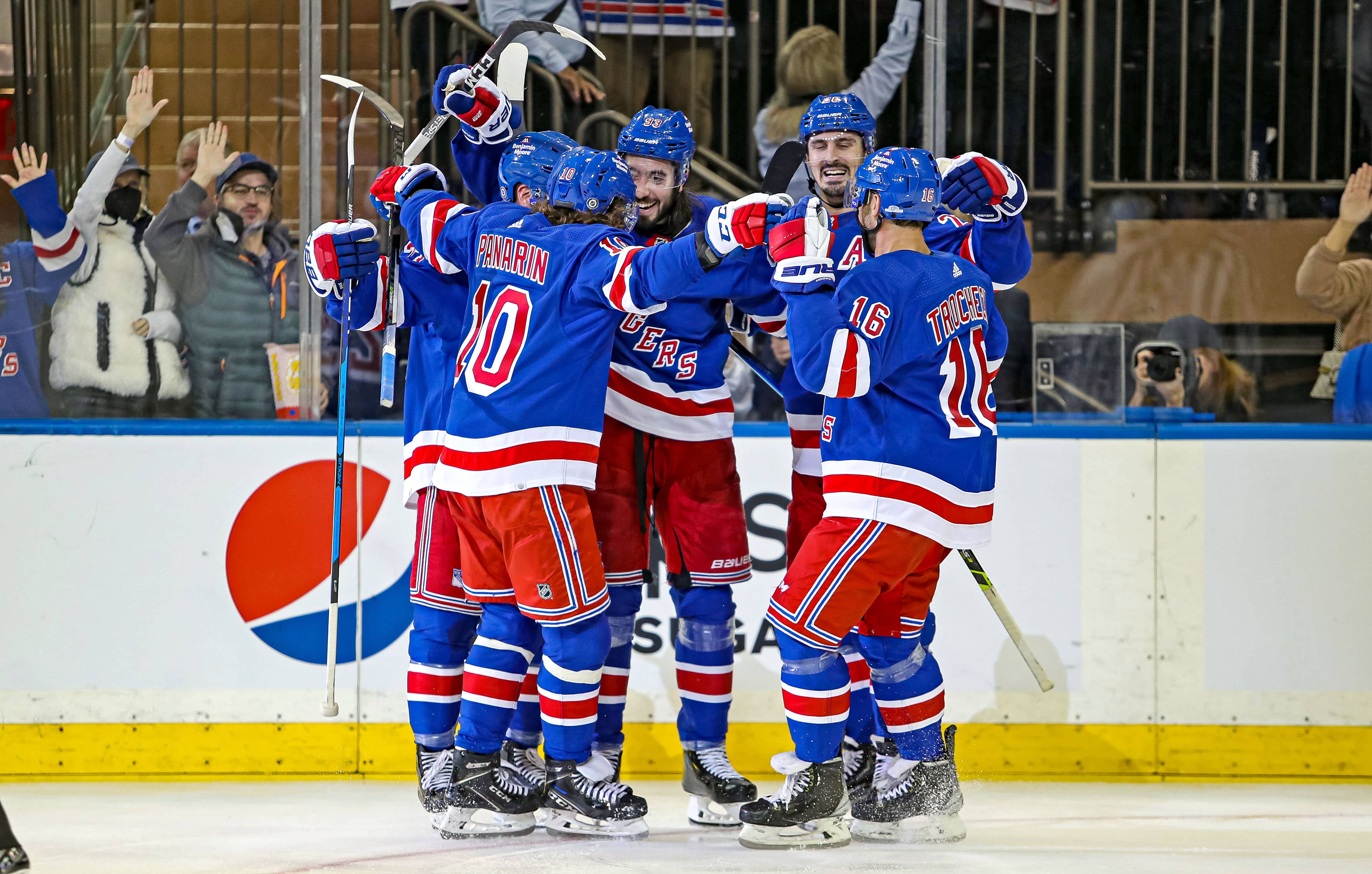 nhl-tampa-bay-lightning-at-new-york-rangers-5