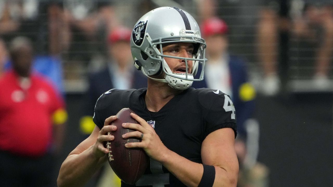 Jets Preparing to Offer Derek Carr After Positive Meeting this Weekend