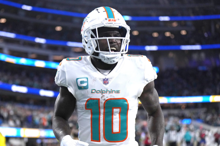 Miami Dolphins' Tyreek Hill calls marina incident 'bonehead mistake'