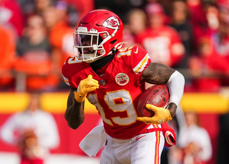 Chiefs WR Kadarius Toney deletes social media account amid