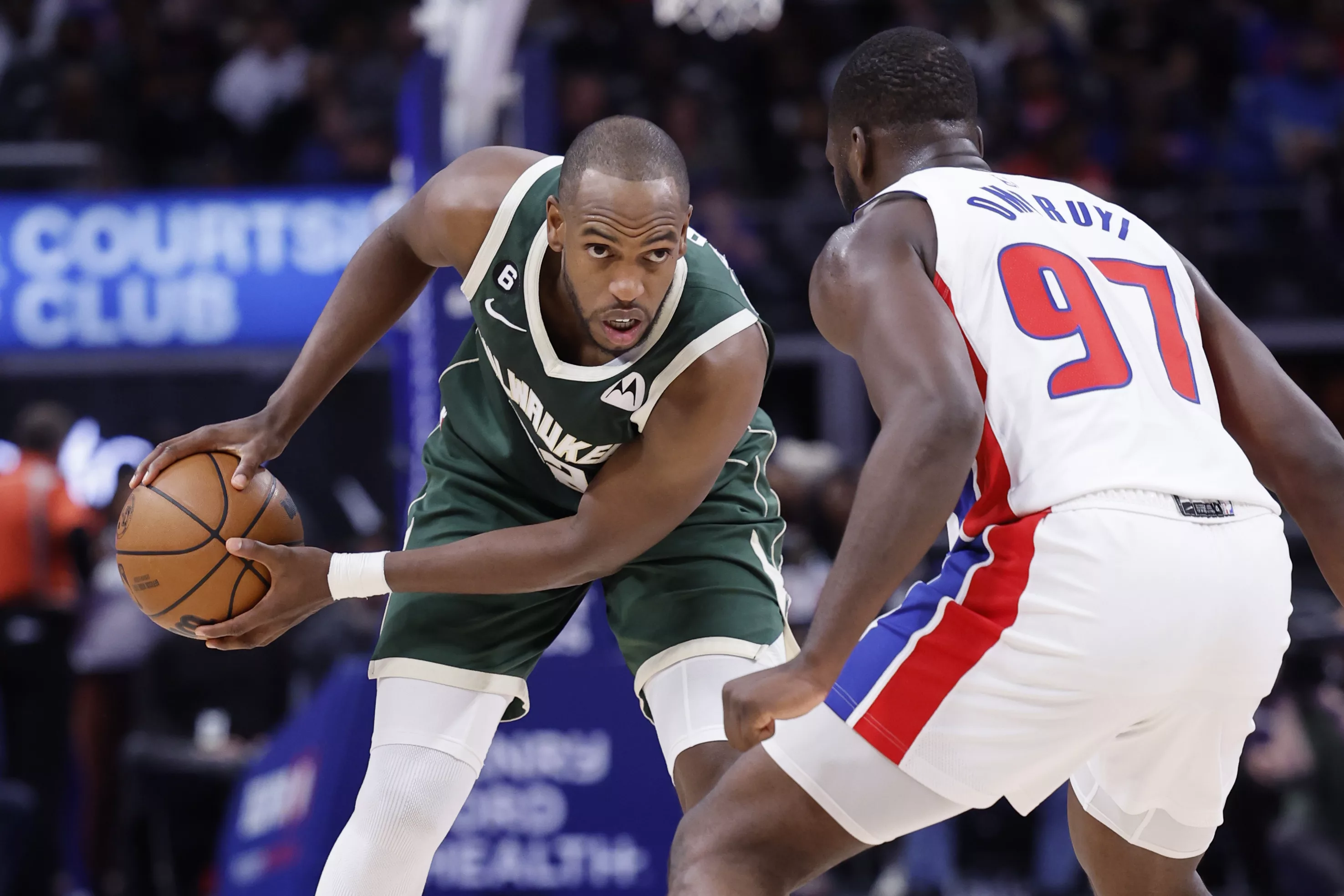 nba-milwaukee-bucks-at-detroit-pistons