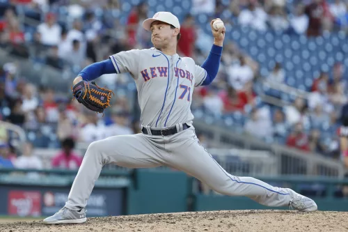 Mets acquire Chris Flexen, Trevor Gott in trade with Mariners