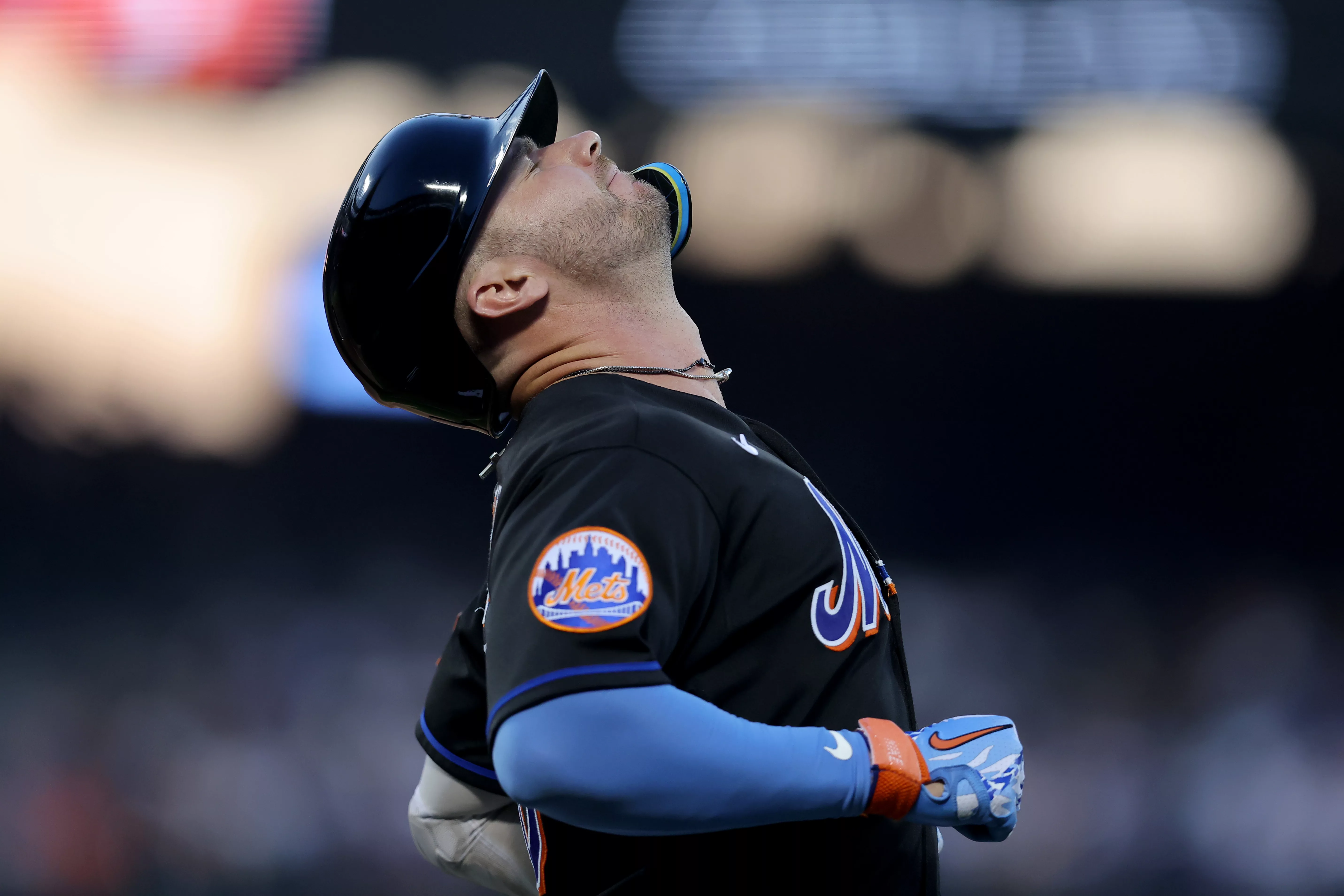 Pete Alonso thinks the Mets should bring back their black uniforms
