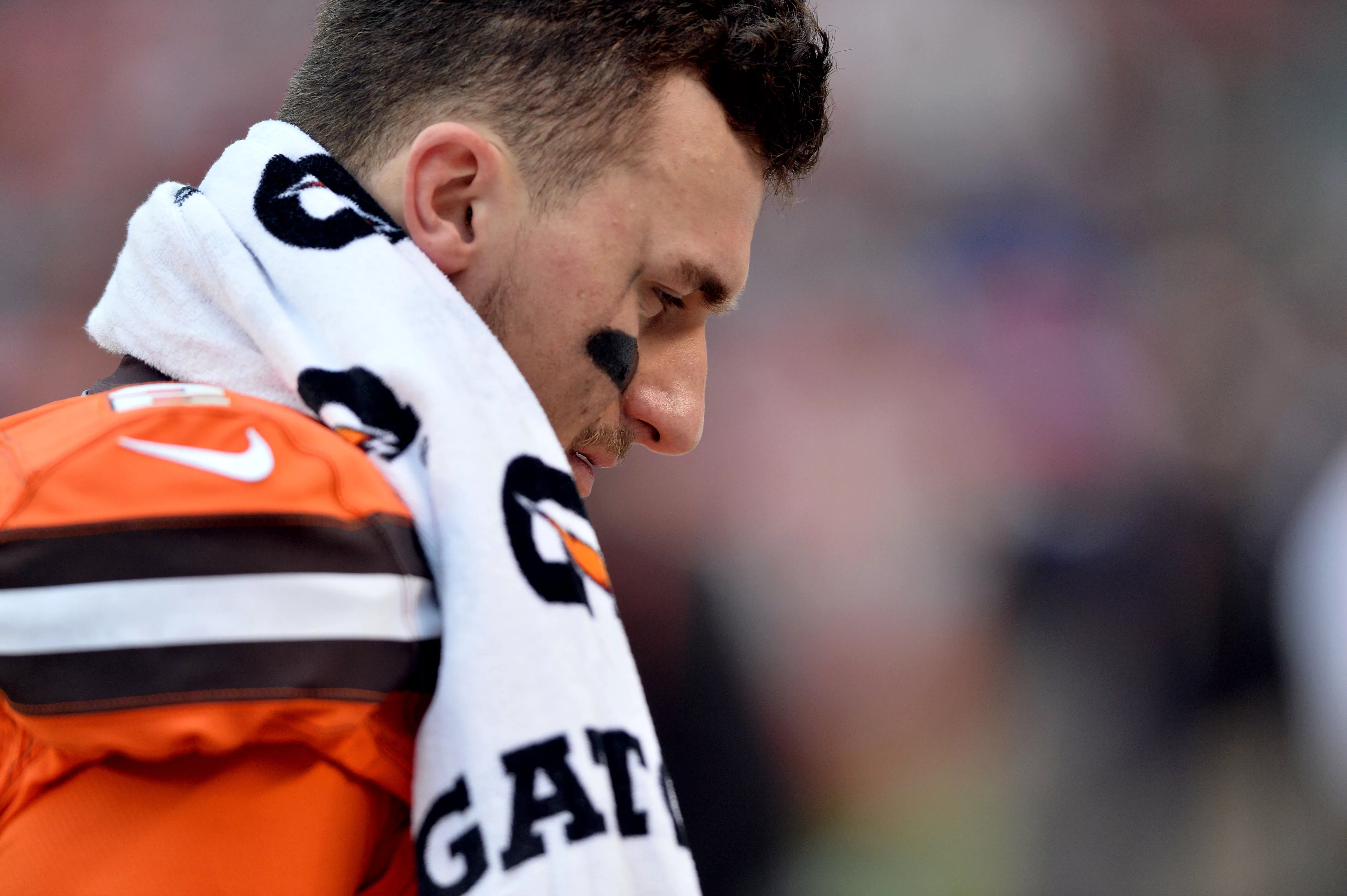 Cleveland Browns quarterback Johnny Manziel struggled with