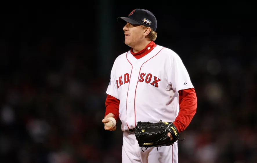 Jason Varitek's wife blasts Curt Schilling for Tim Wakefield