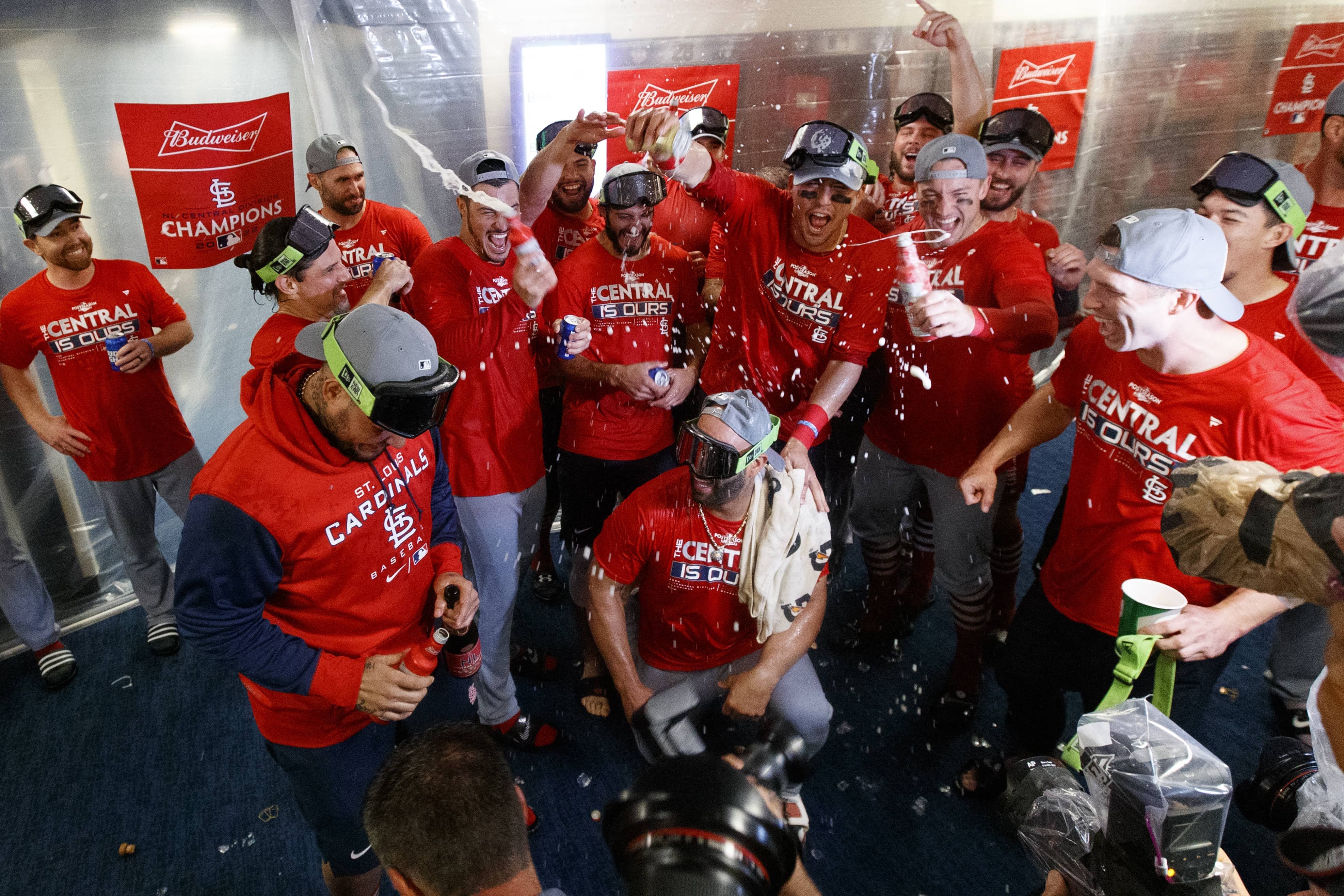 2022-09-28t034531z_1217226599_mt1usatoday19130234_rtrmadp_3_mlb-st-louis-cardinals-at-milwaukee-brewers-jpg