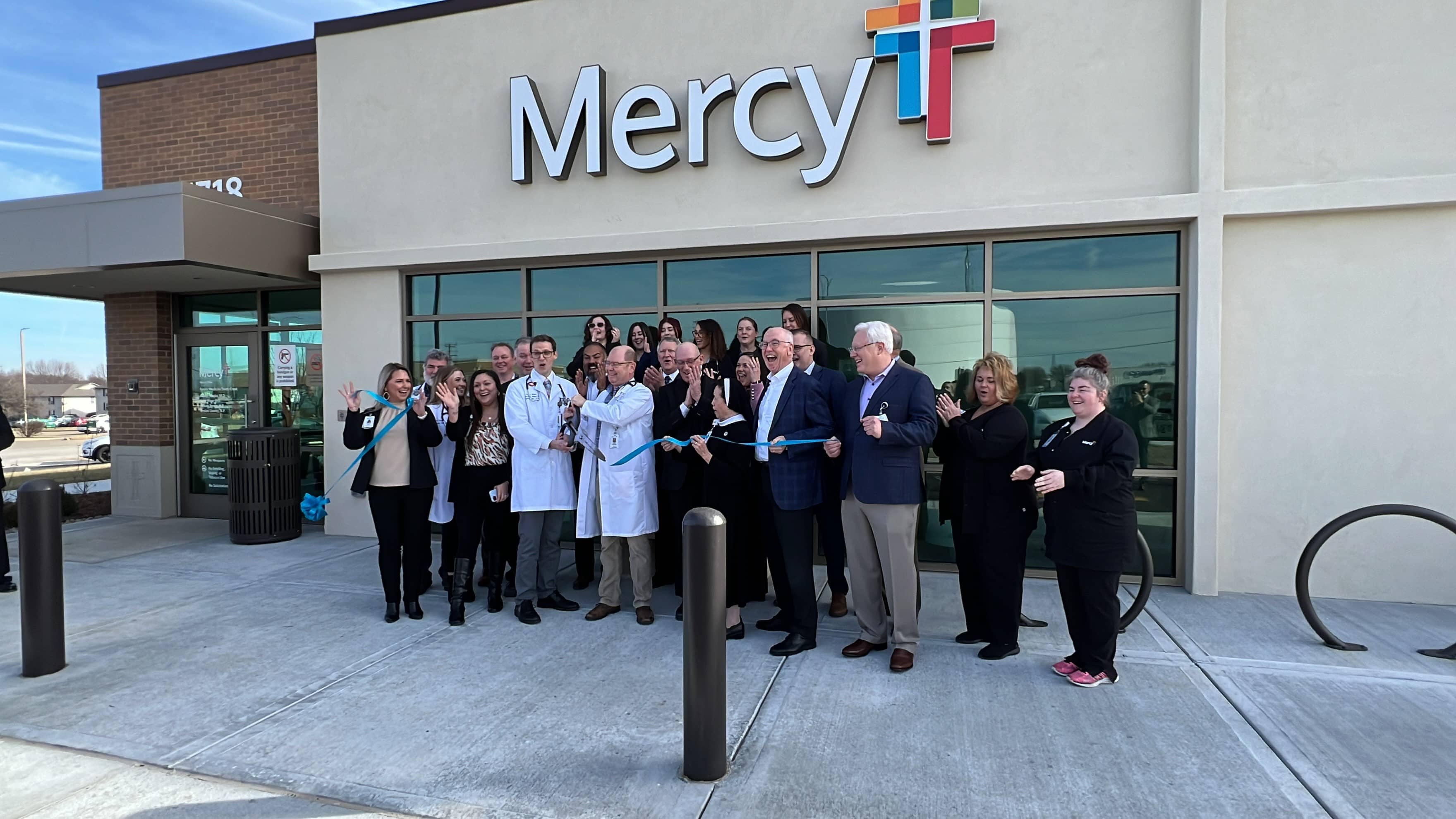 south-creek-ribbon-cutting-jpg