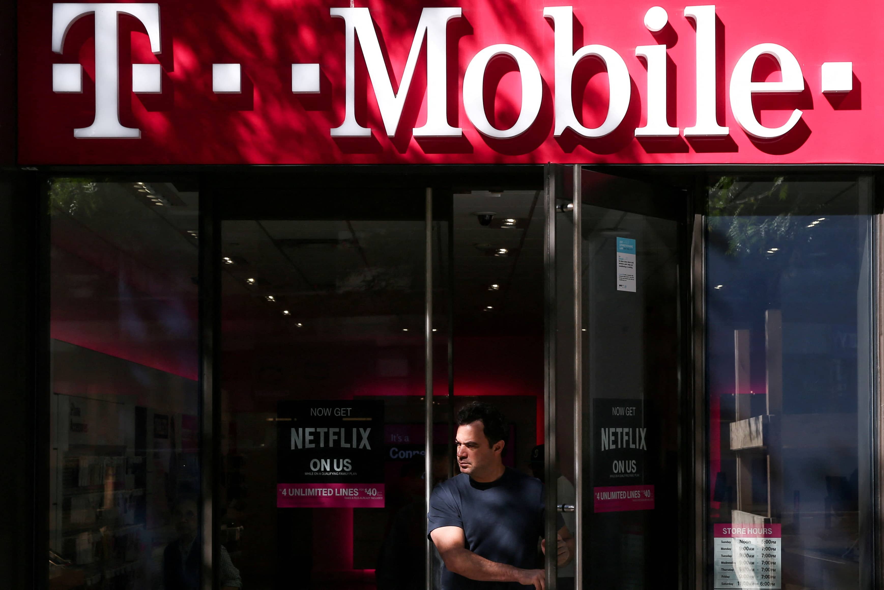 TMobile Data Breach Affecting 37 Million Customers 104.1 KSGF