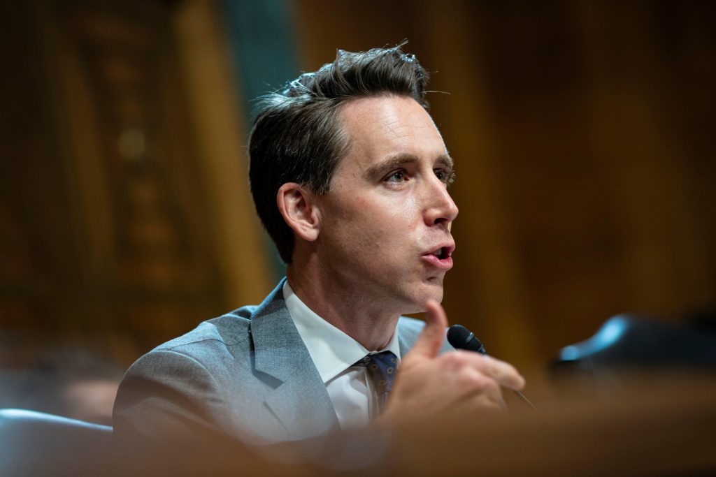 Tiktok Ban Pushed By Hawley Blocked In Senate 104 1 Ksgf