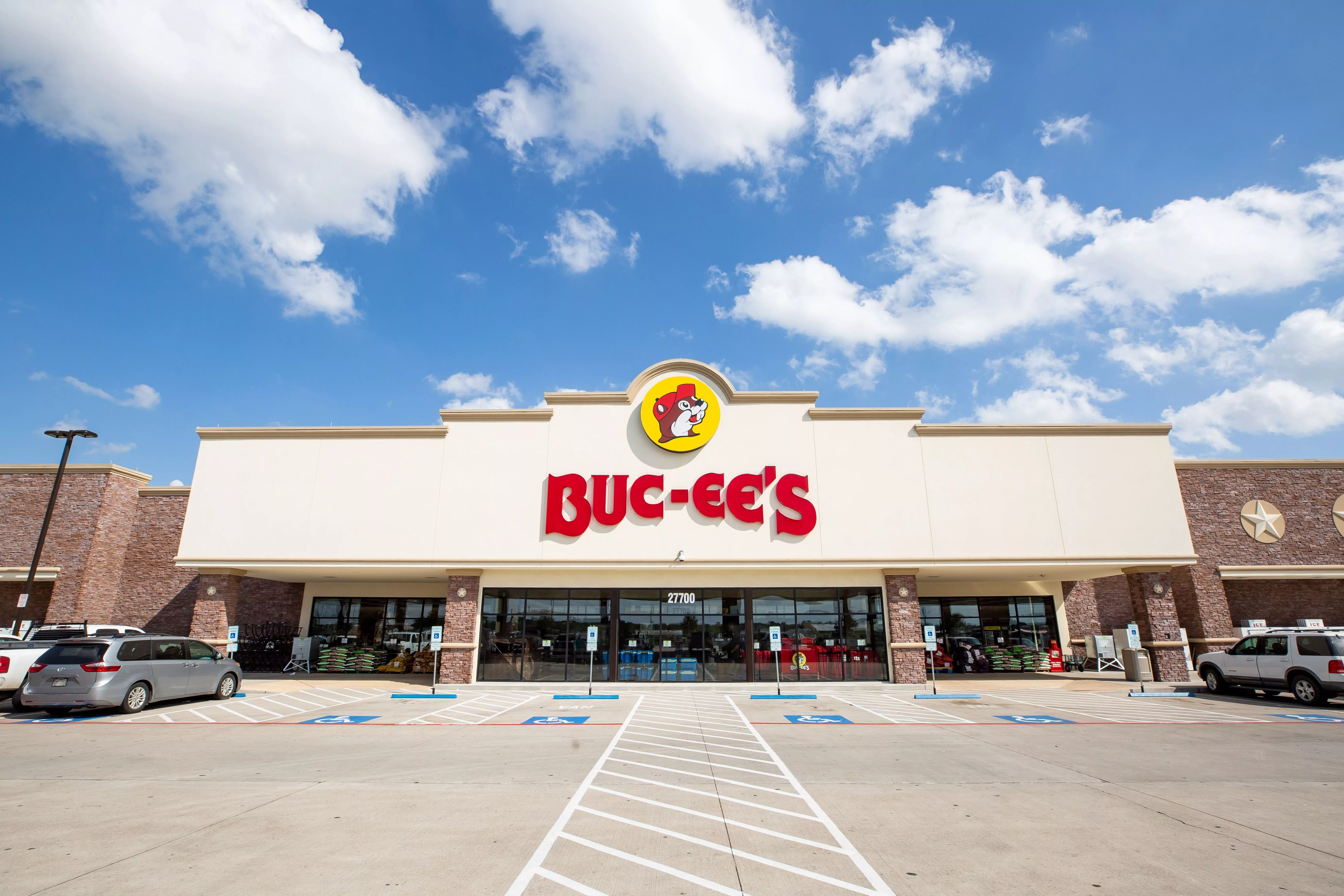buc-ees-store-front-jpeg-2