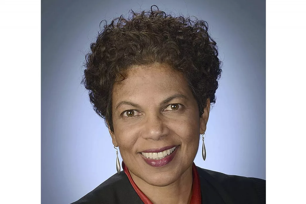 17127911105187939sqhkrk3qz-scaled377912