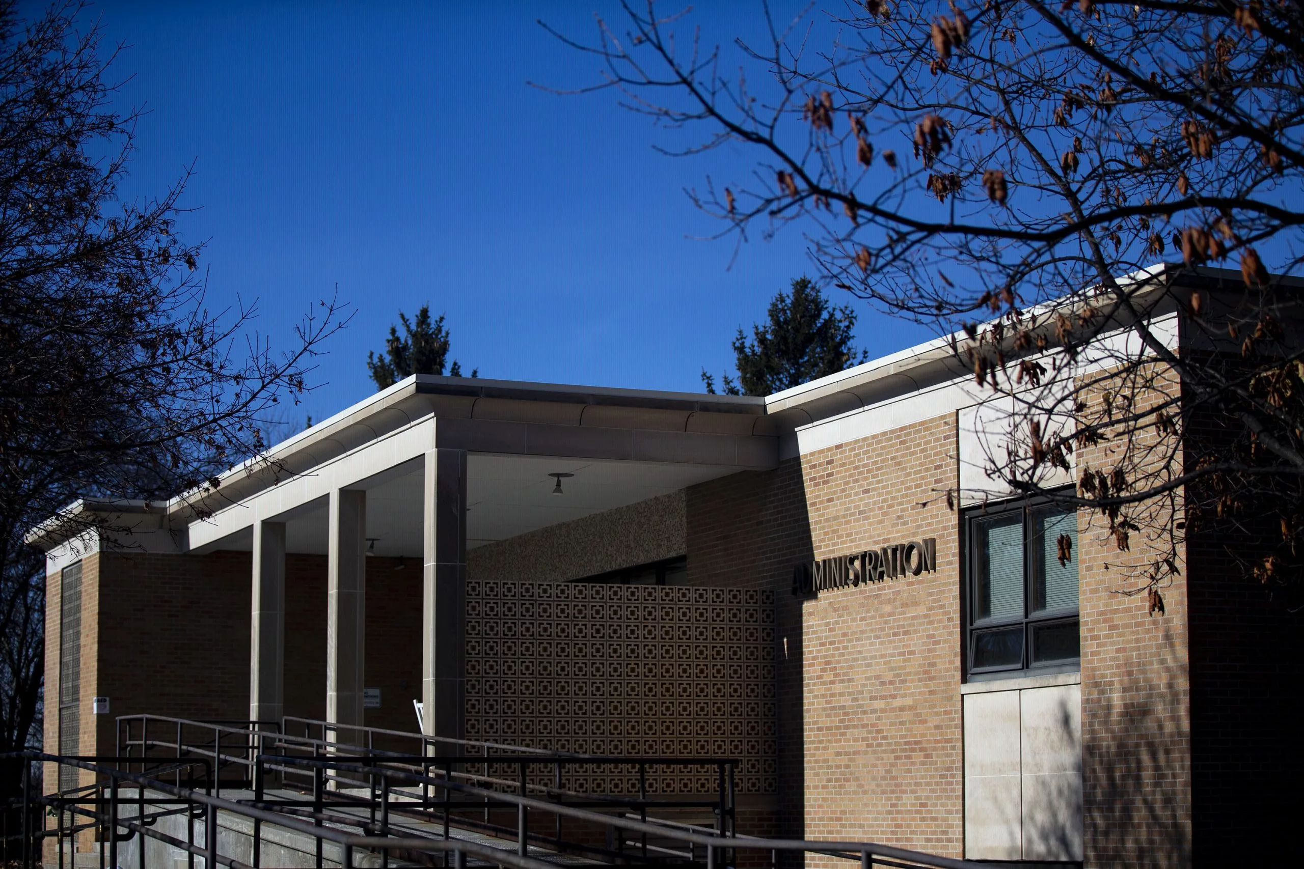 1715188705152800moirh2kmda-scaled128217