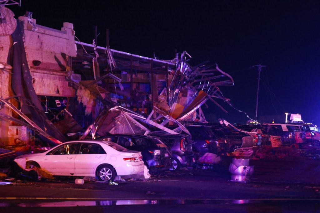 At least 9 dead in Texas, Oklahoma and Arkansas after severe weather ...