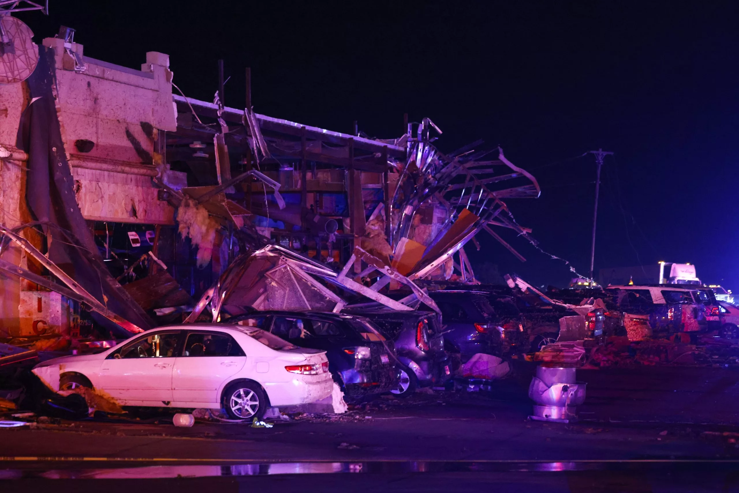 At least 9 dead in Texas, Oklahoma and Arkansas after severe weather ...