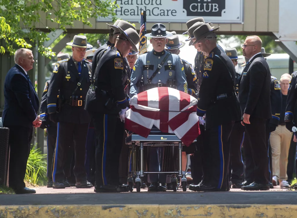 Thousands pay tribute to Connecticut state trooper killed during ...