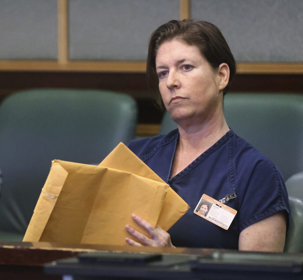 Florida woman charged with leaving her boyfriend to die in a suitcase ...