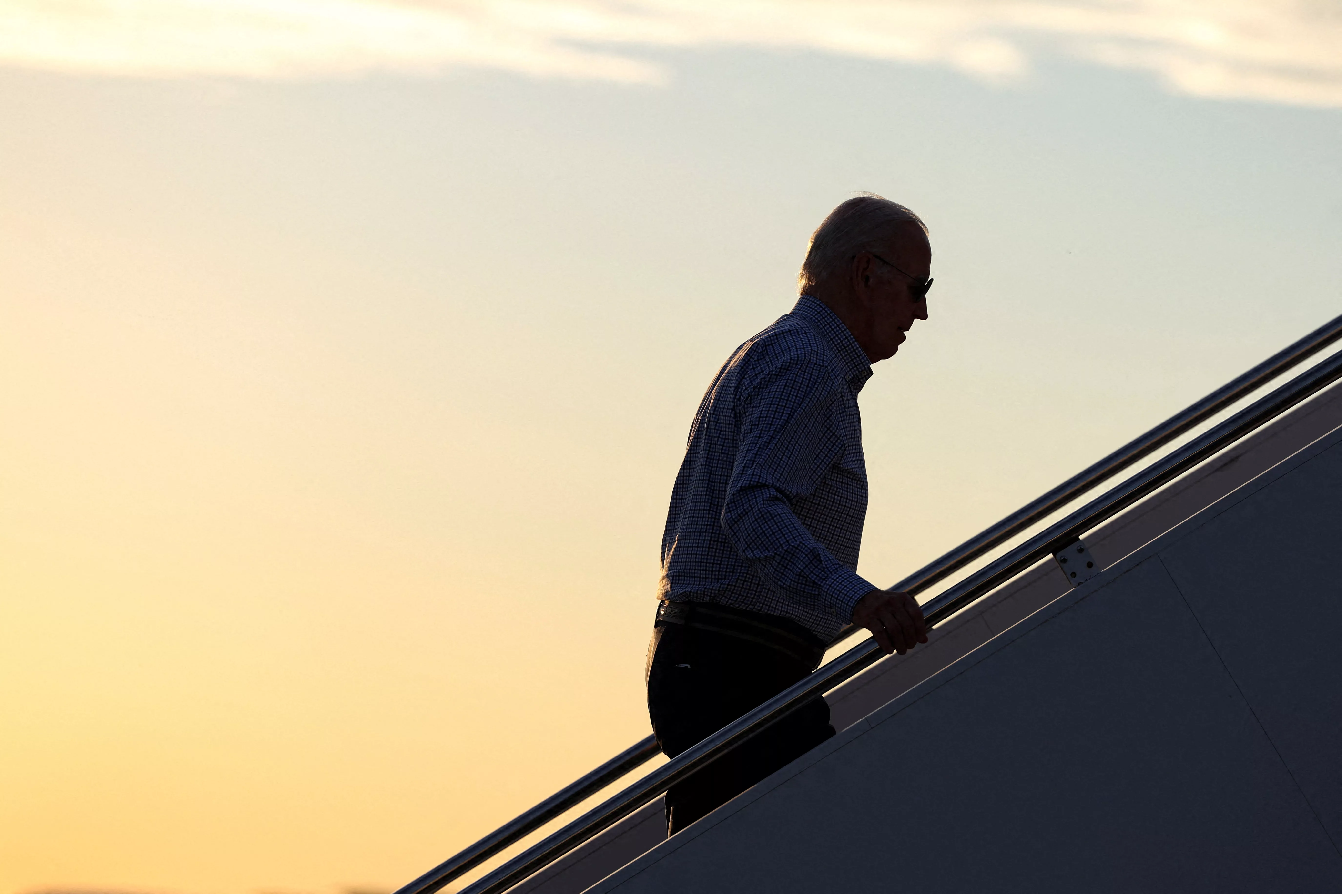 biden-boards-air-force-one