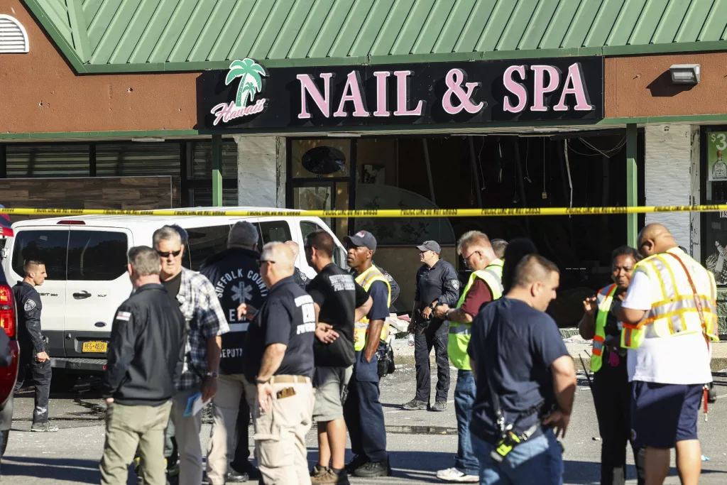 nail salon new york crash