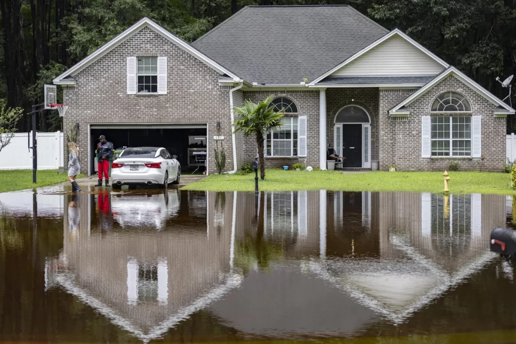 Tornado death raises Tropical Storm Debby toll to 7 as heavy rains keep ...