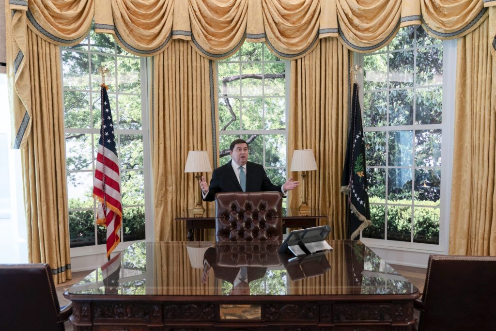Tourists can finally visit the Oval Office. A replica is opening near ...
