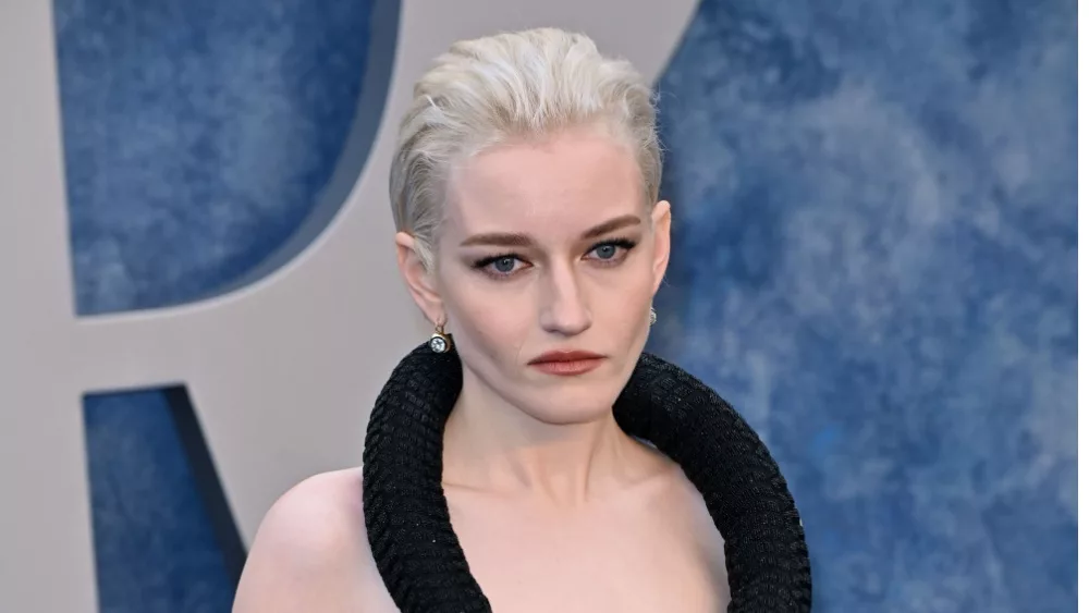 Julia Garner at the 2023 Vanity Fair Oscar Party at the Wallis Annenberg Center. BEVERLY HILLS^ CA. March 12^ 2023