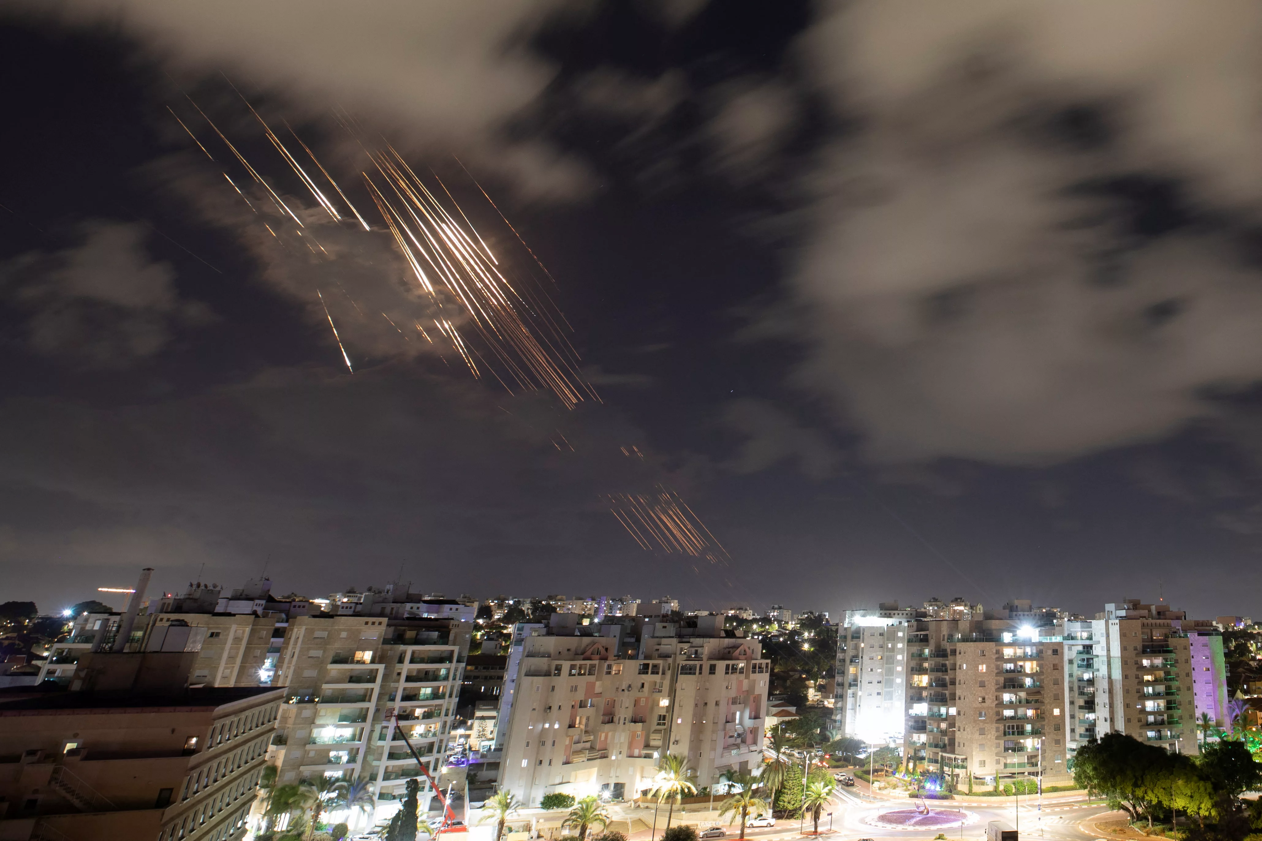 israels-iron-dome-anti-missile-system-intercepts-rockets-as-seen-from-ashkelon