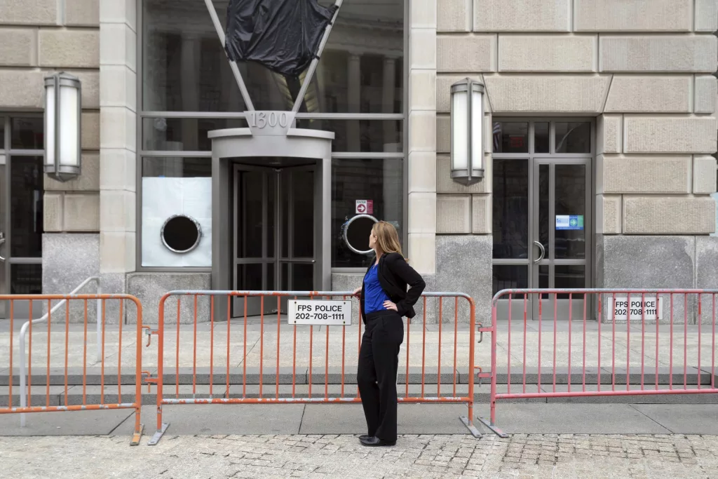 1744114692963912plyfjqskaa-apn-scaled908812