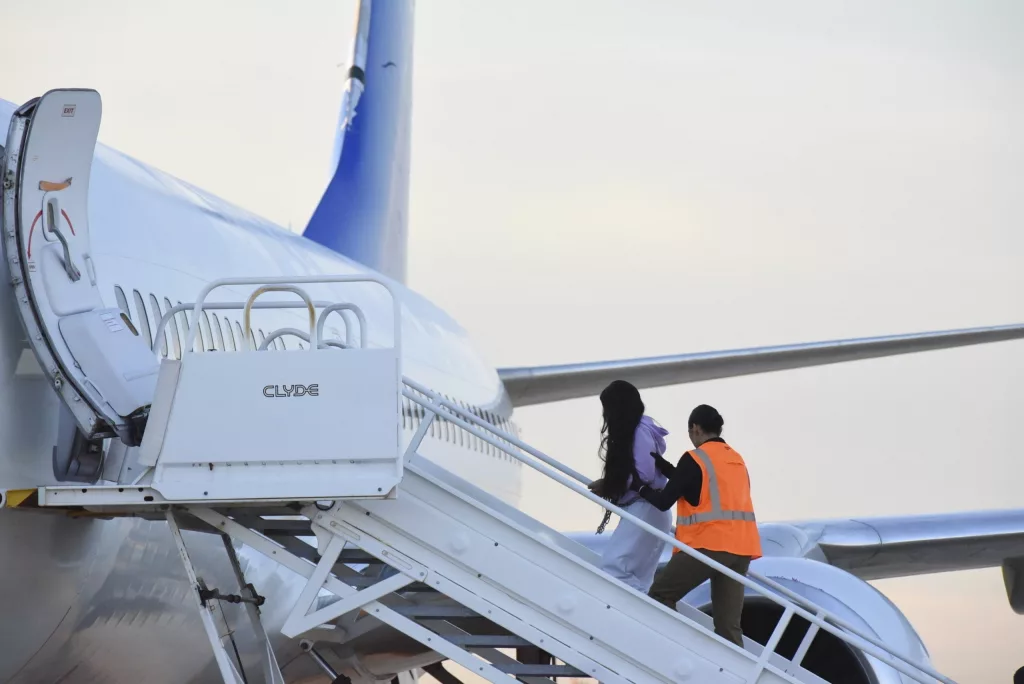 1744244286573881czhfbyrwrq-apn-scaled250511