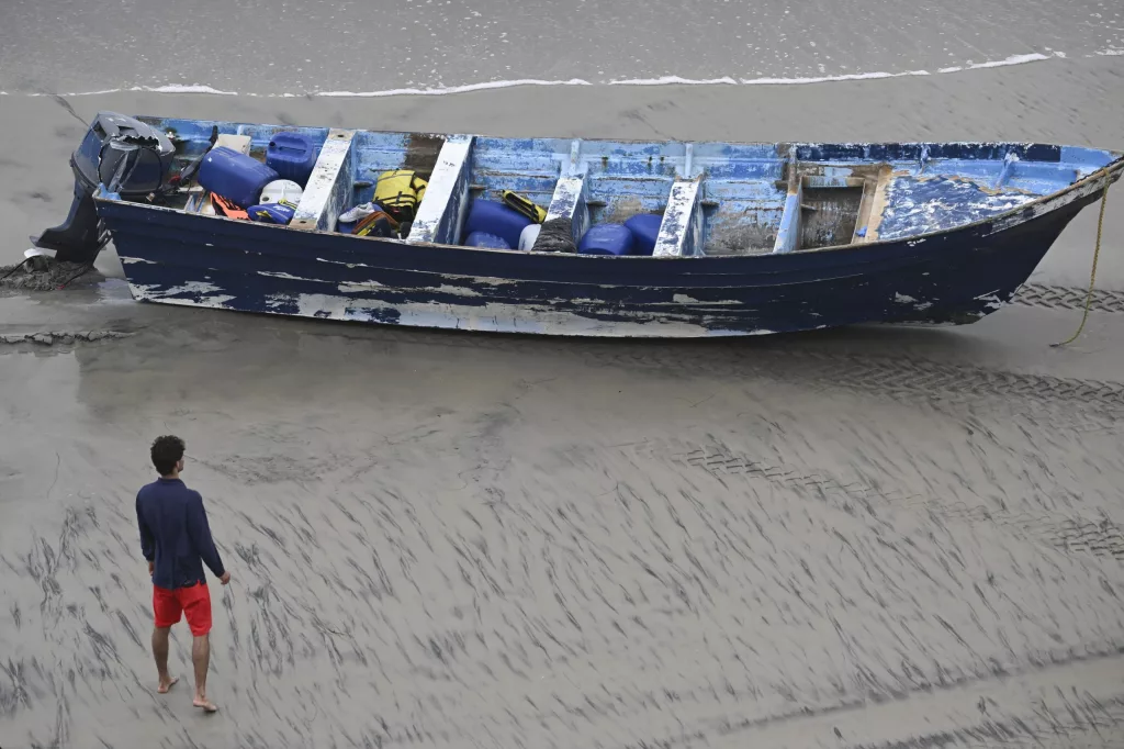 174655191315377880b7twetmf-apn-scaled126915