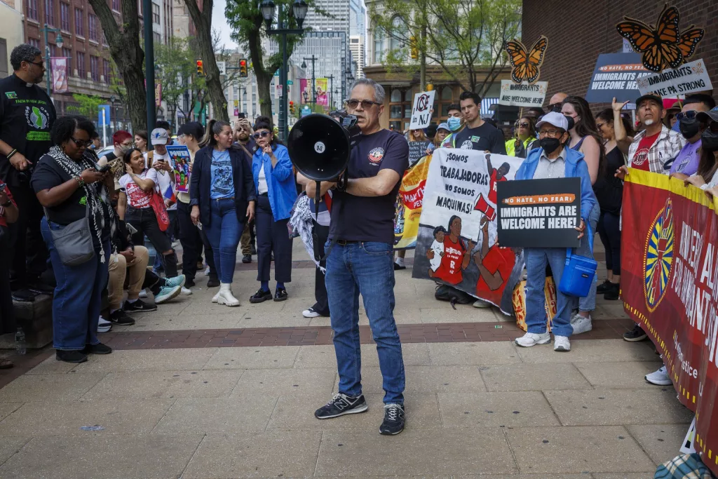 1747397937432181t5cduzpgc4-apn-scaled834572