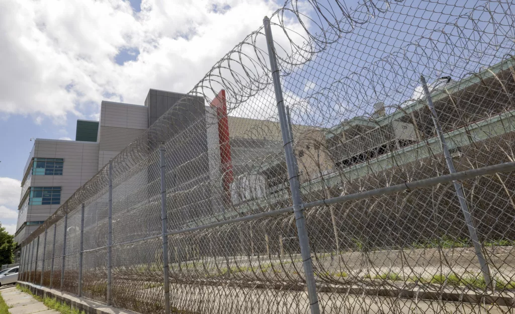 1747855099330114fslpseriuc-apn-scaled514101