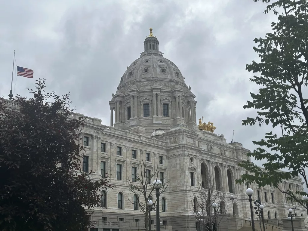 1749500310445146sphia1ezom-apn-scaled753069