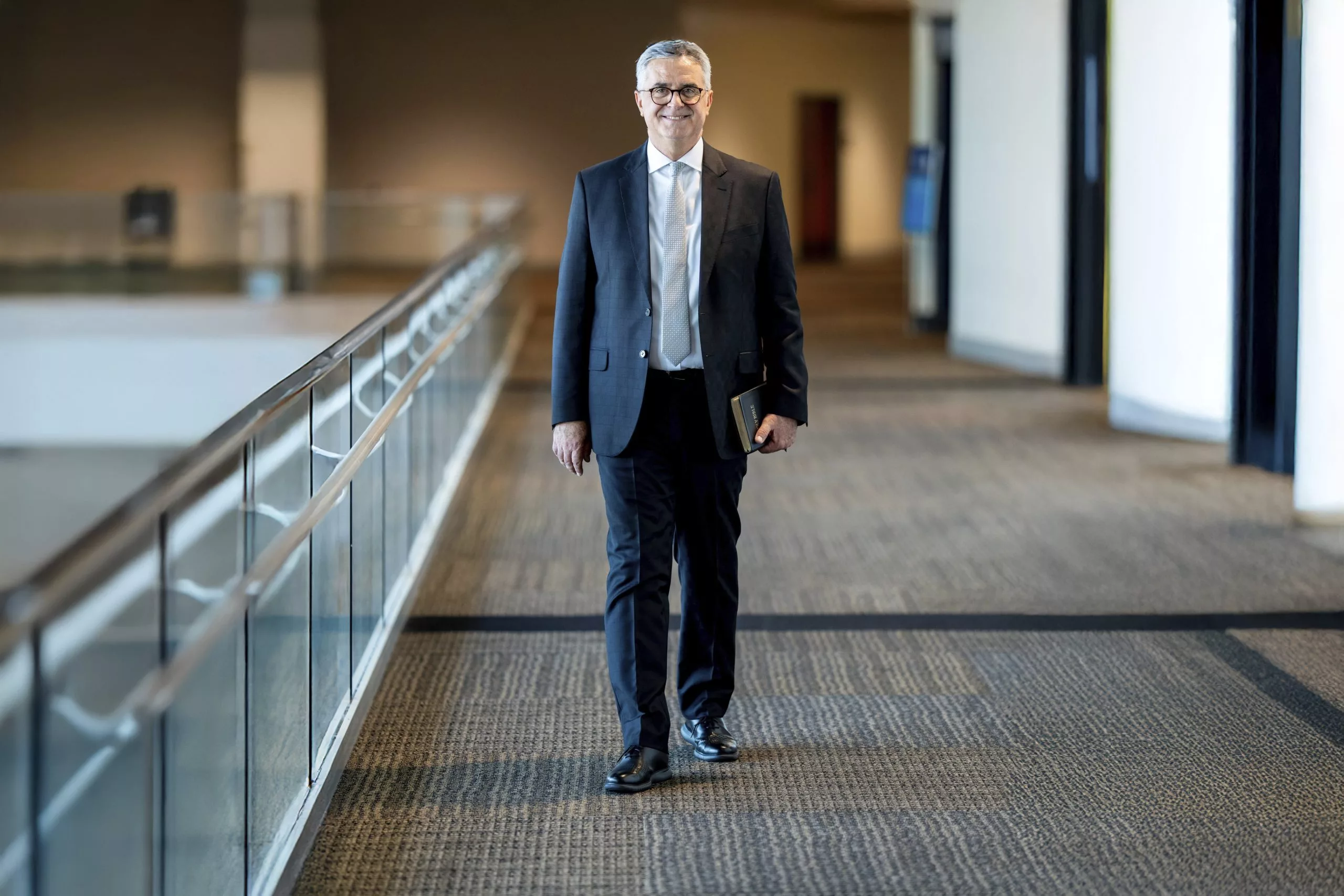 1751973492696122lpogay2ph2-apn-scaled988613