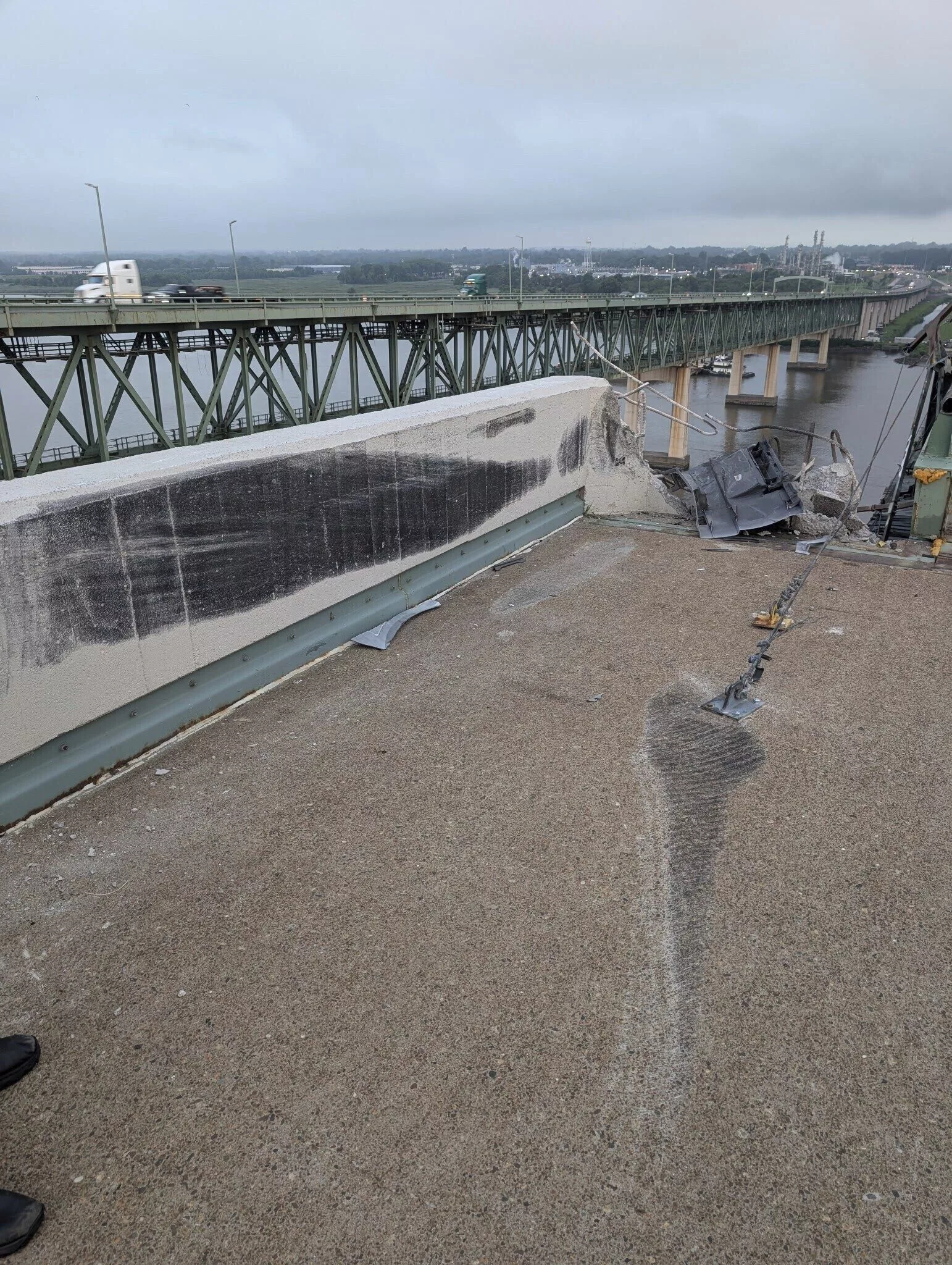 1752254302241780zdppfwxeil-apn281855