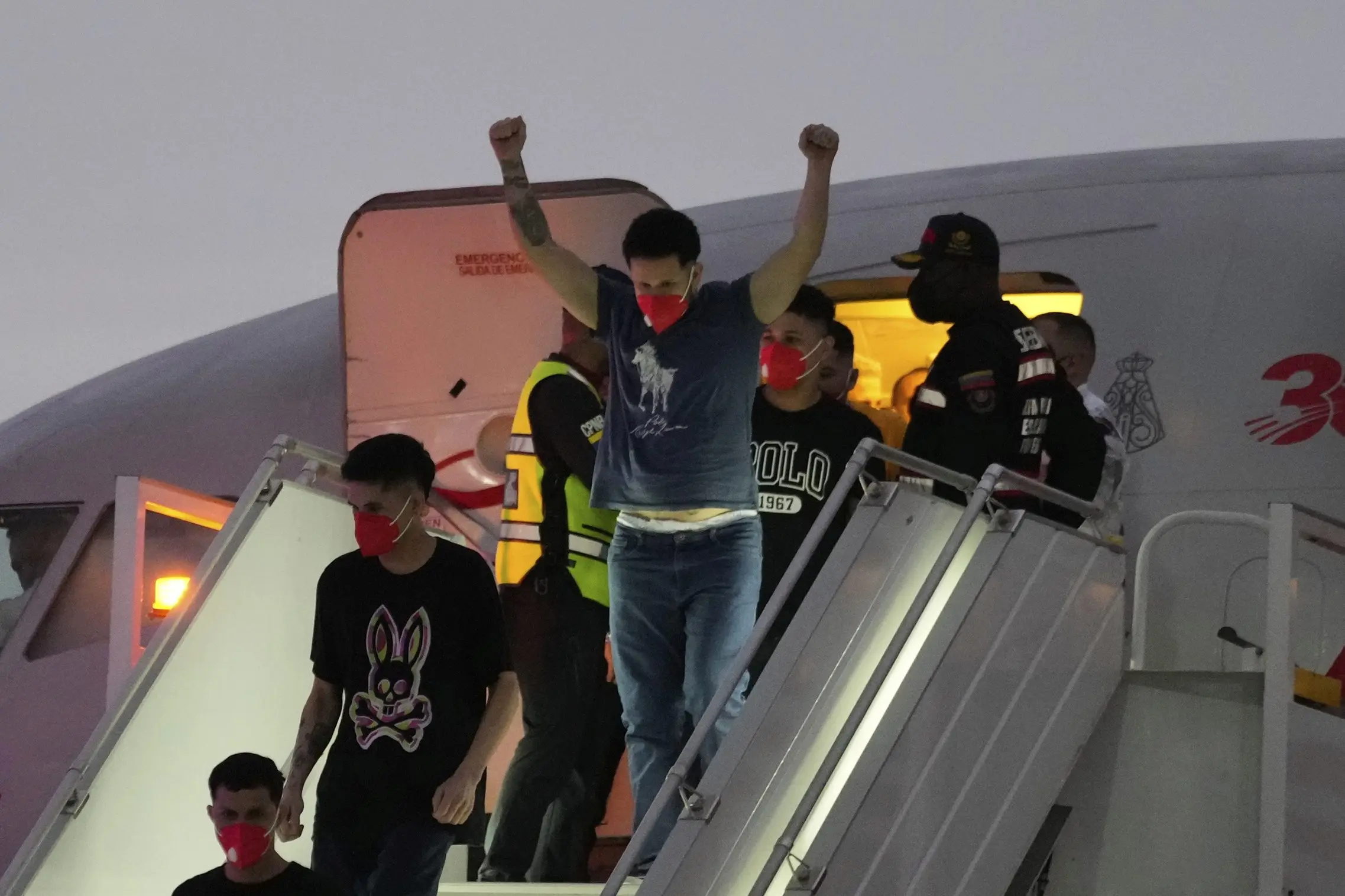 175339190244417kr69tov8pu-apn821382