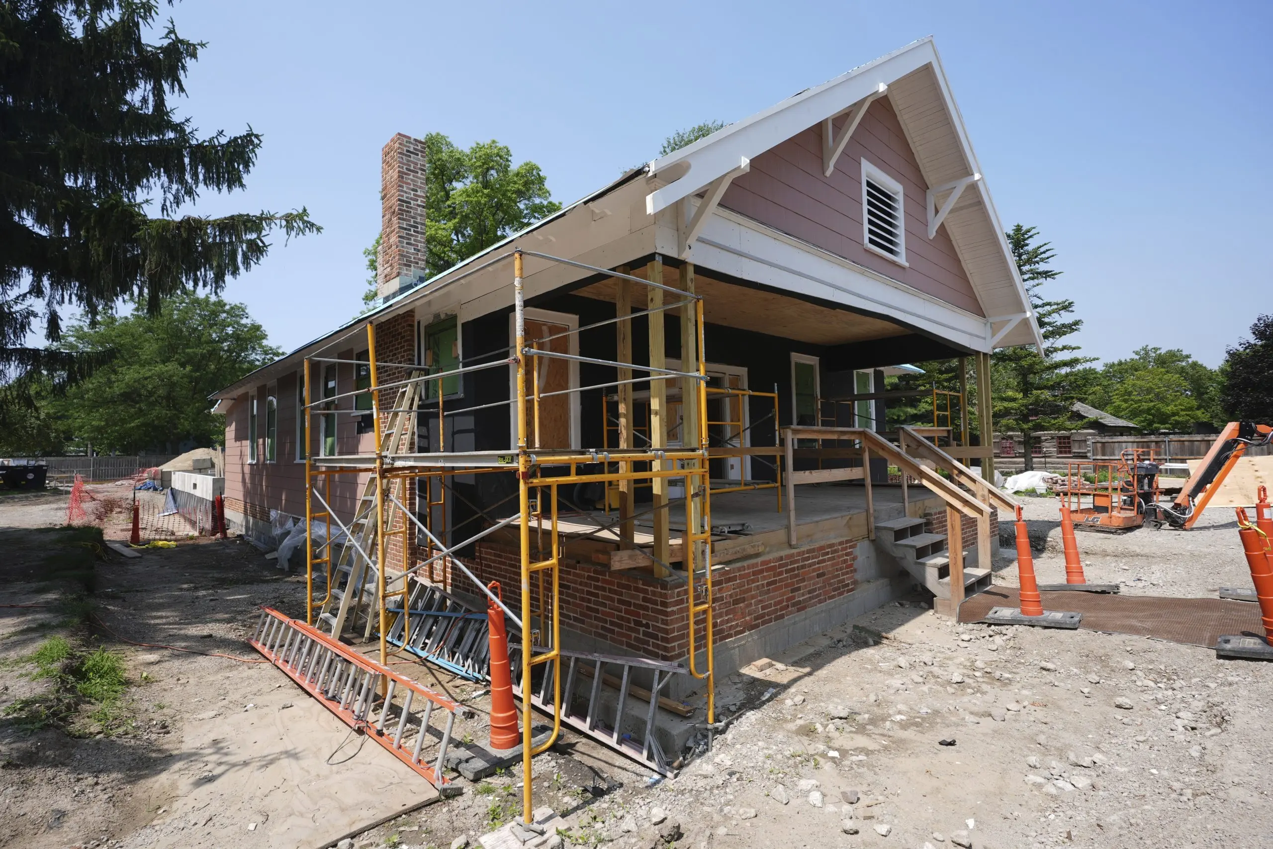 1754453900562546qy107itjch-apn-scaled79275